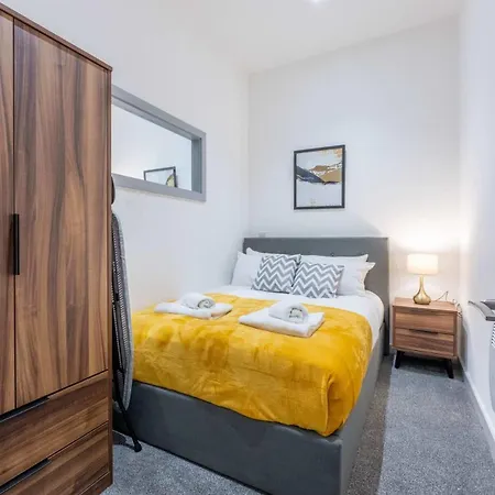 Modern 1 Bedroom Apartment In Dudley Brierley Hill Exterior photo