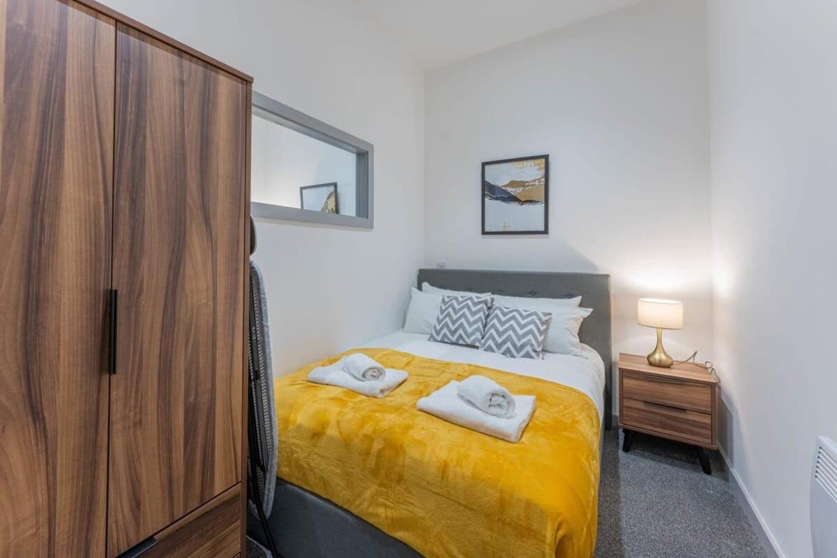 Modern 1 Bedroom In Dudley *