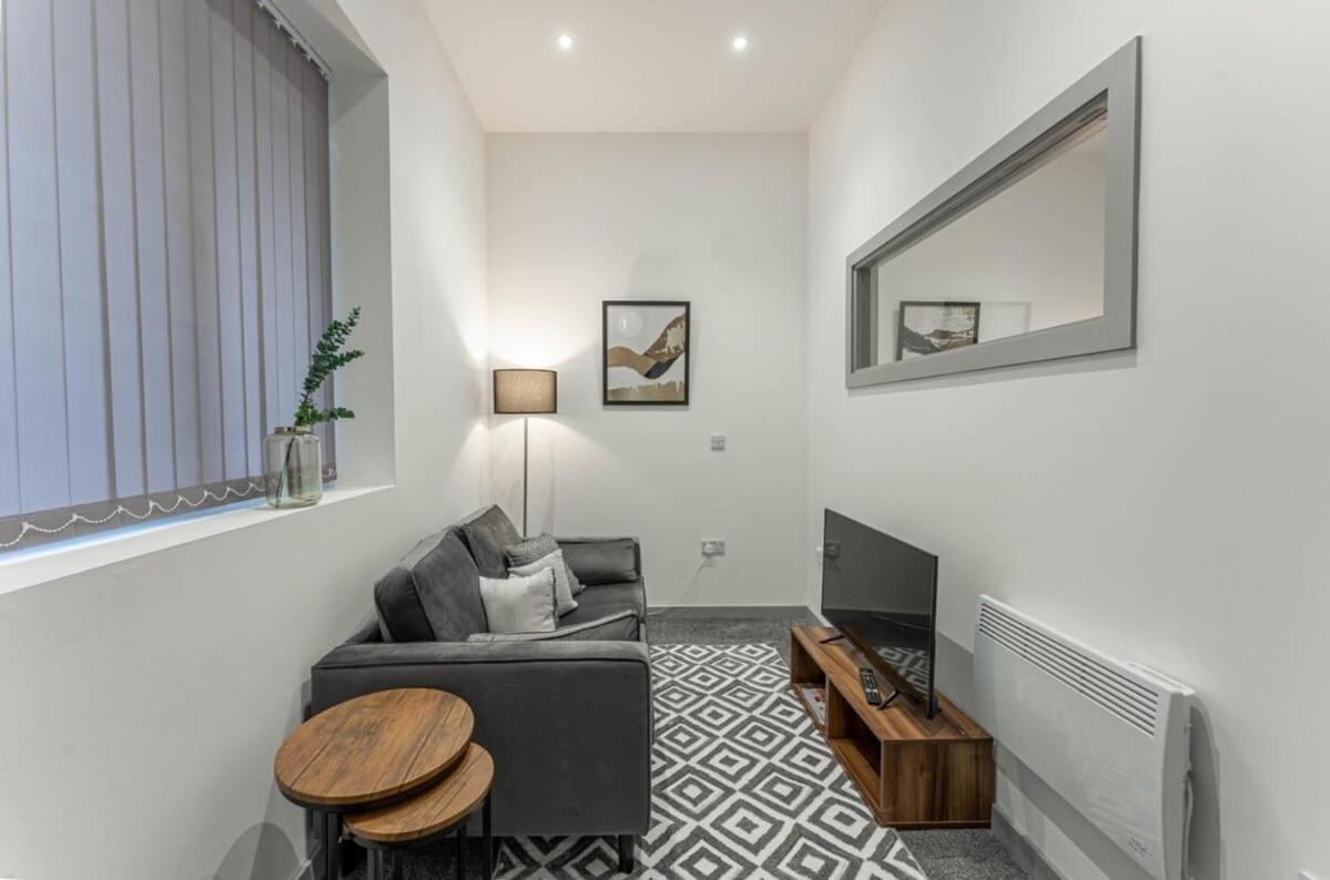 Modern 1 Bedroom In Dudley