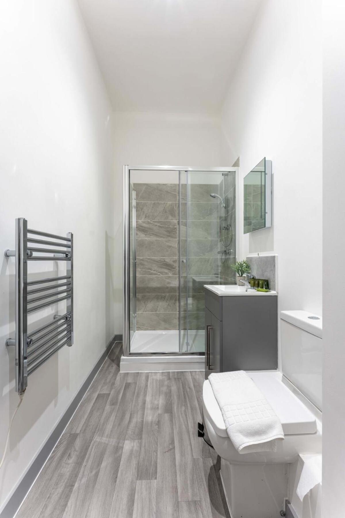 Modern 1 Bedroom In Dudley Brierley Hill